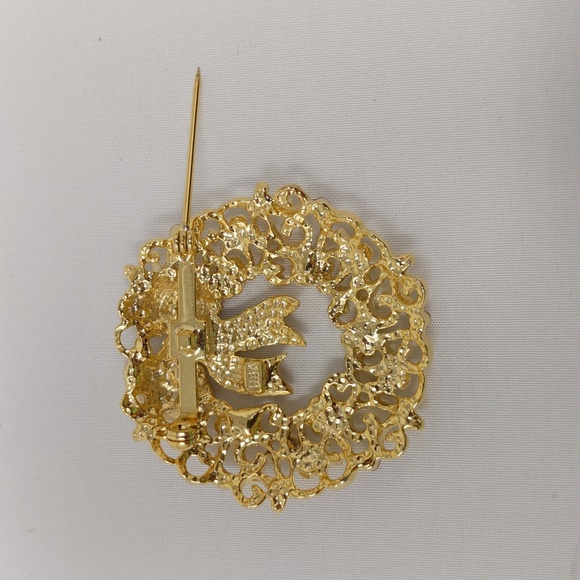 Christmas Wreath Brooch Pin Gold Toned Rhinestones Holiday - Picture 6 of 7